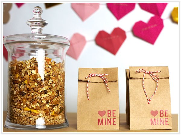 valentine's day granola snack favor bags DIY craft brown paper red white 