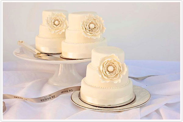 Mini wedding cakes miami