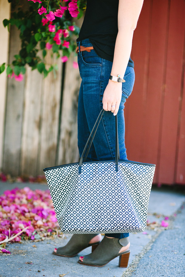 Old Navy bag with High-waisted Jeans