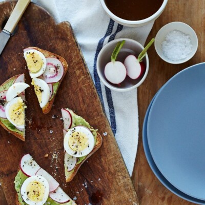 avocado radish toasts