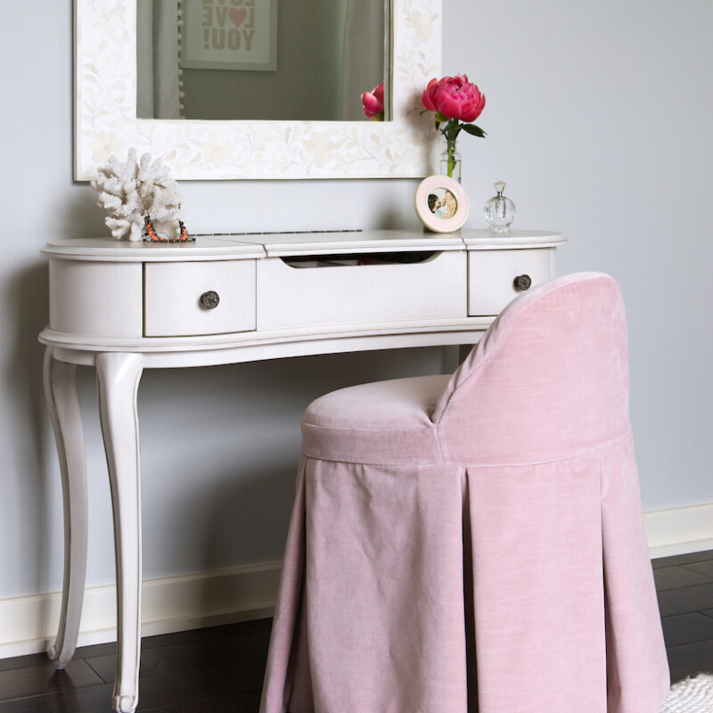 vanity table & stool // little girls' pink & white bedroom