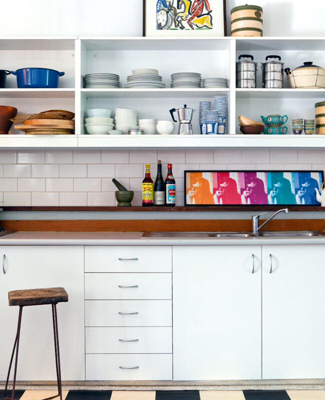 How to Personalize Your Rental Kitchen // white kitchen with subway tile