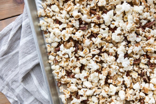 Easy Homemade Caramel Corn