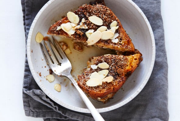 Chai French Toast // Gluten-Free and such a delicious way to kickoff Christmas morning breakfast!
