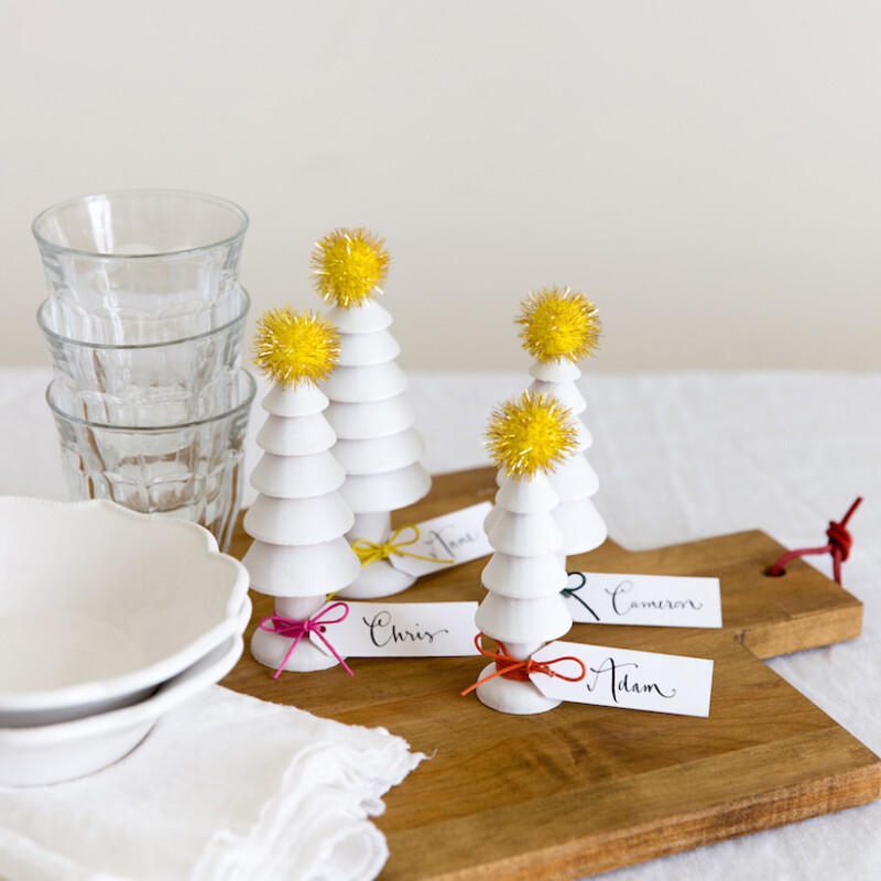 DIY place cards out of cute wooden Christmas trees