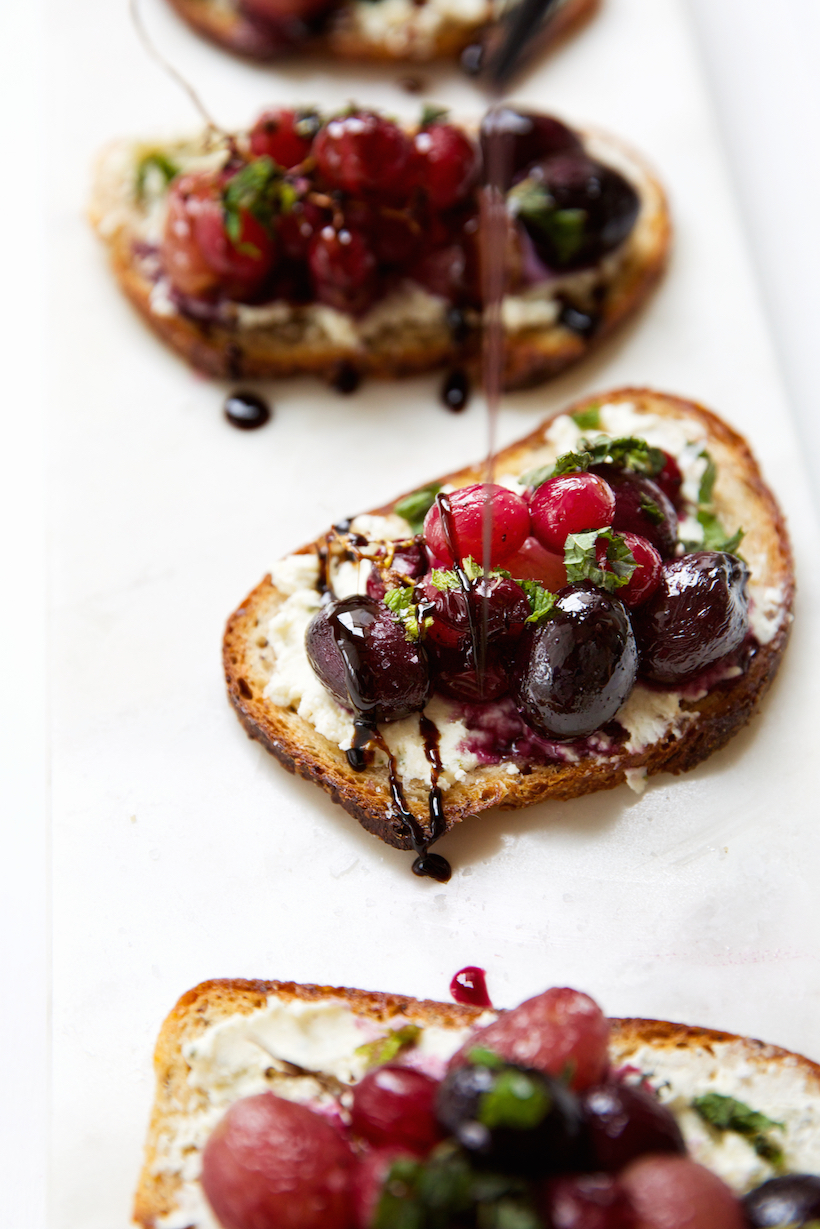 caramelized grape crostini - perfect 5-minute appetizer for an easy dinner party