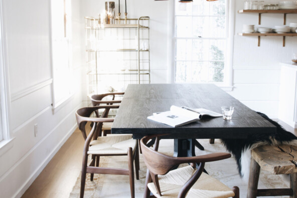 love this minimalist dining room