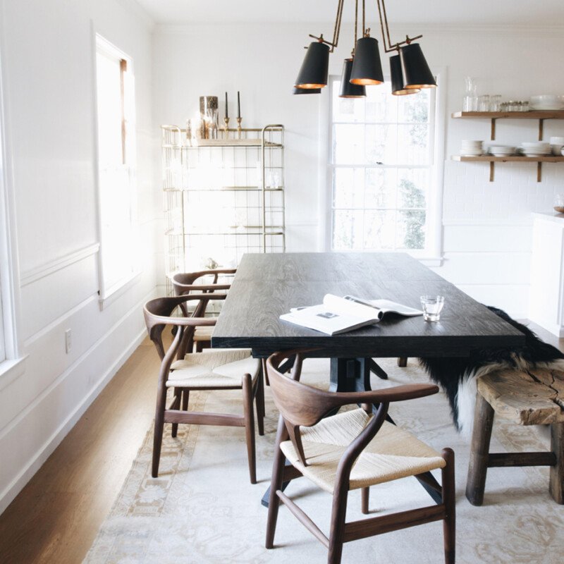love this minimalist dining room