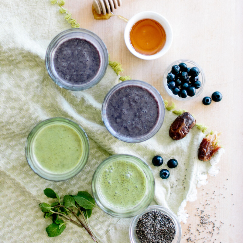 Ingredients for the most Delicious Smoothie with Blueberry, Chia & Mint (my go-to healthy breakfast lately!)