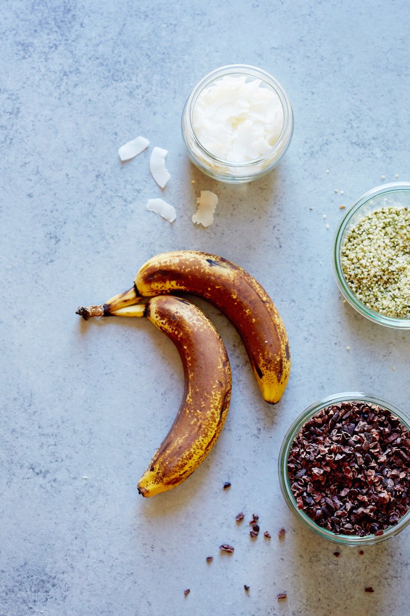 Don't throw away your rotten bananas! Use them to make this super healthy smoothie instead...