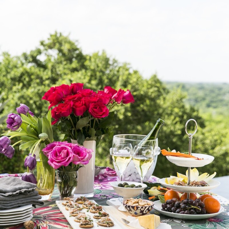 Outdoor entertaining is our favorite thing during the spring