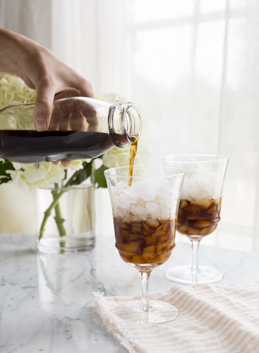 Homemade Iced Caramel Latté Recipe -- an easy and delicious way to treat yourself! 