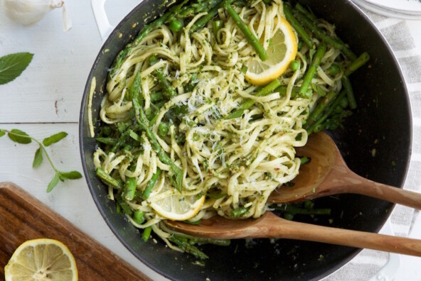 This Almond-Mint Pesto Pasta is a 10-minute weeknight dinner that's so delish.