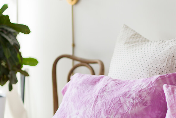 naturally dyed shibori pillowcases diy