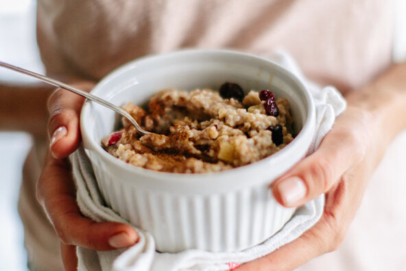 apple-cinnamon steel-cut oatmeal with dried cherries & walnuts