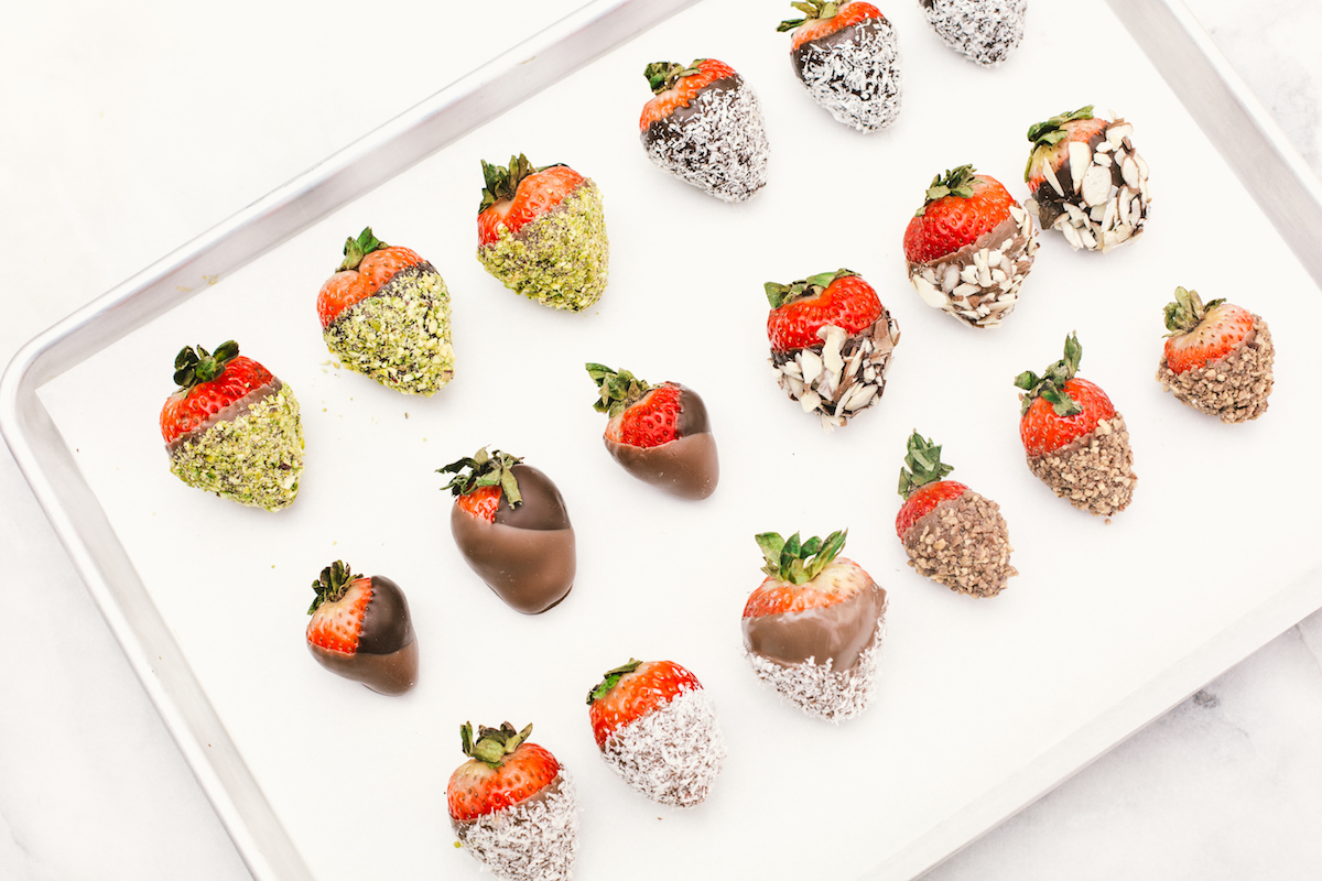 How to Make Chocolate Covered Strawberries • The Heirloom Pantry