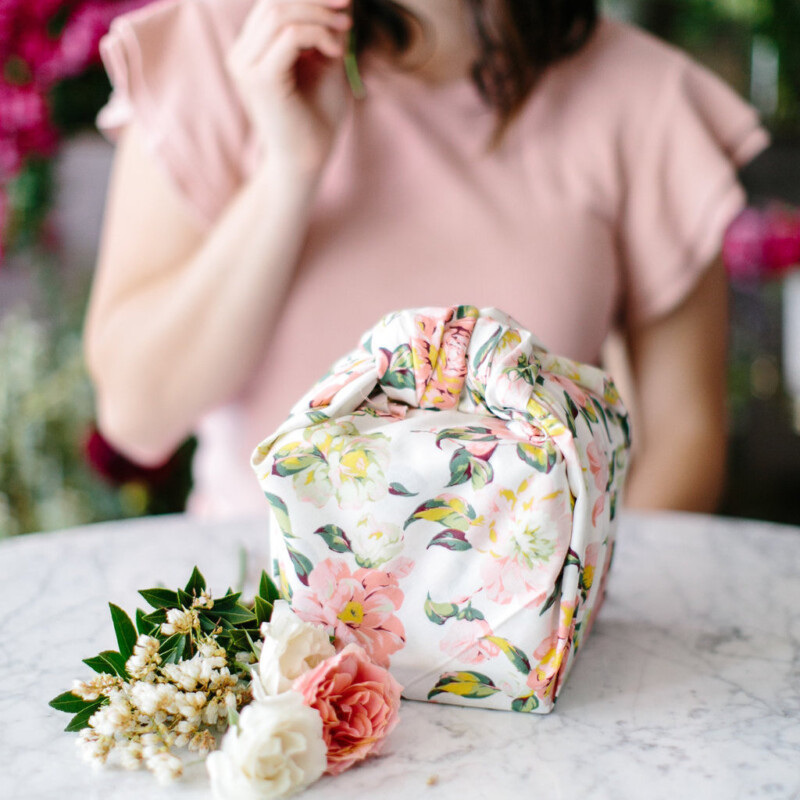 furoshiki wrapping, the prettiest way to wrap gifts with fabric!