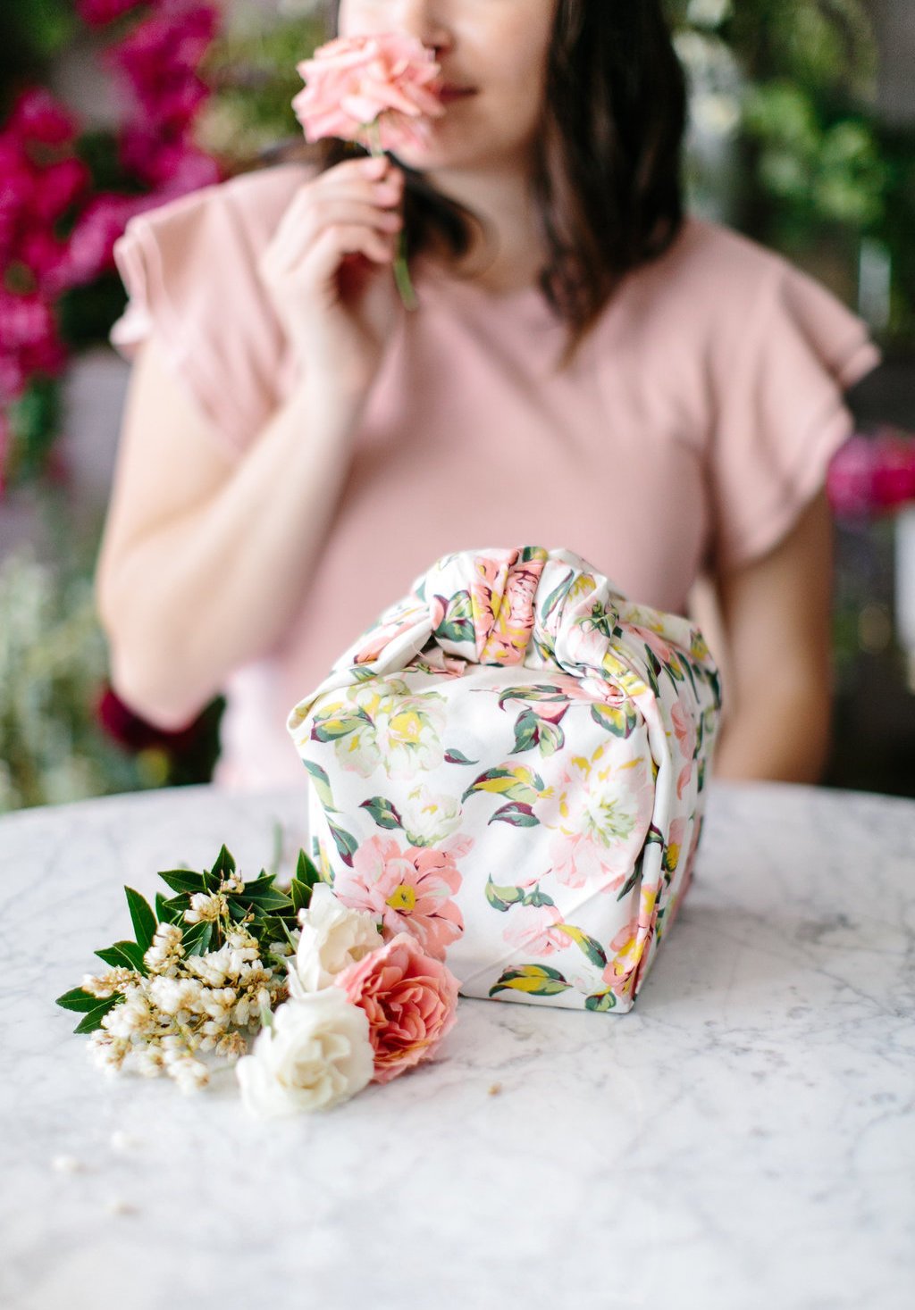 furoshiki wrapping, the prettiest way to wrap gifts with fabric!