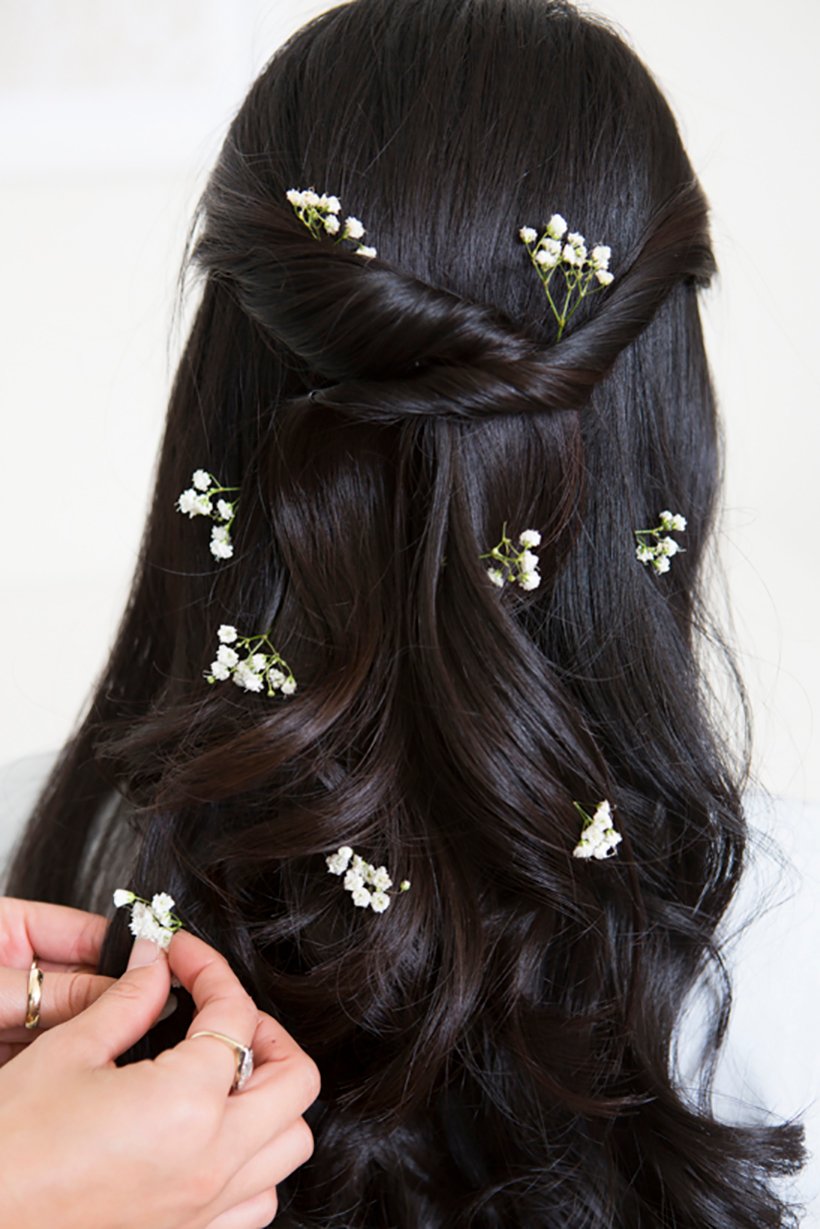 3 Fresh Ways to Wear Flowers in Your Hair This Spring - Camille Styles