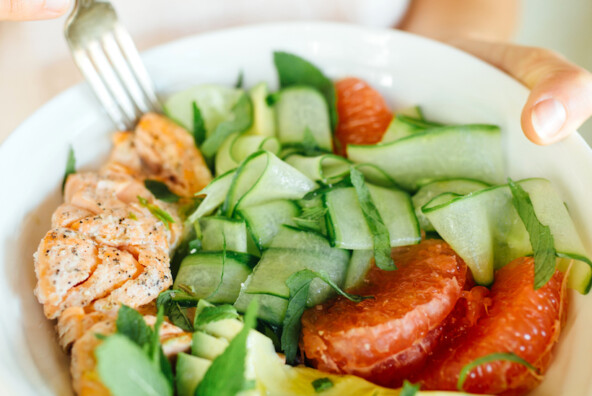 Salmon, cucumber and grapefruit salad