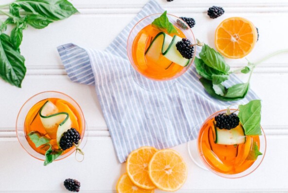 aperol spritz, an italian summer cocktail