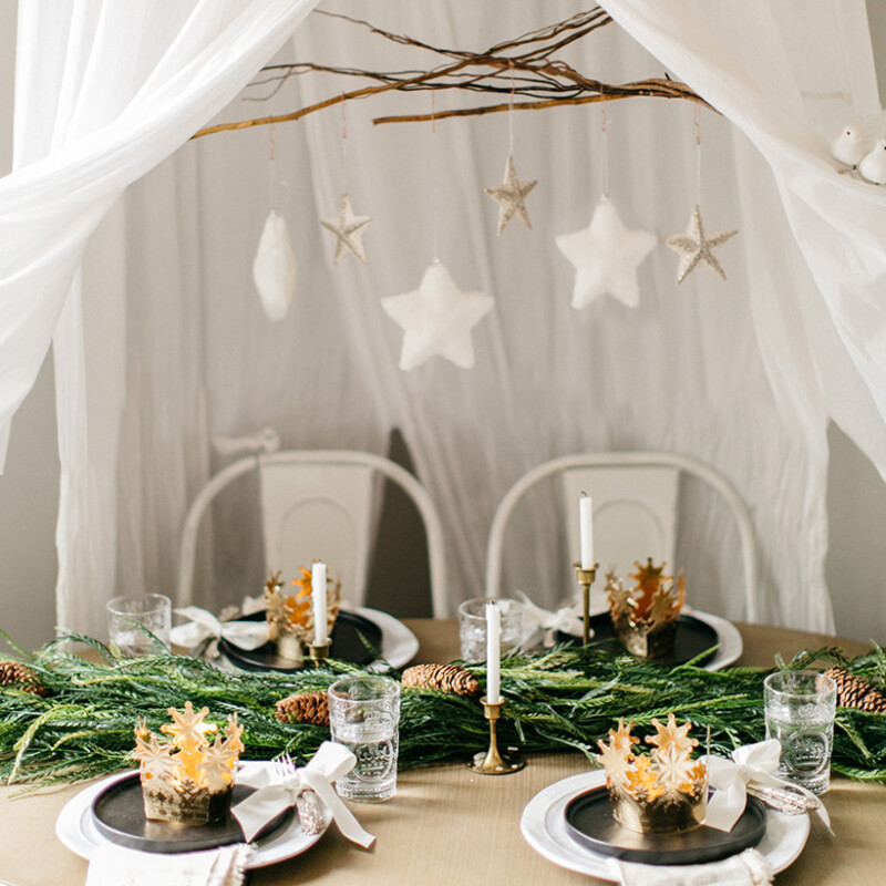 the cutest holiday kids' table!