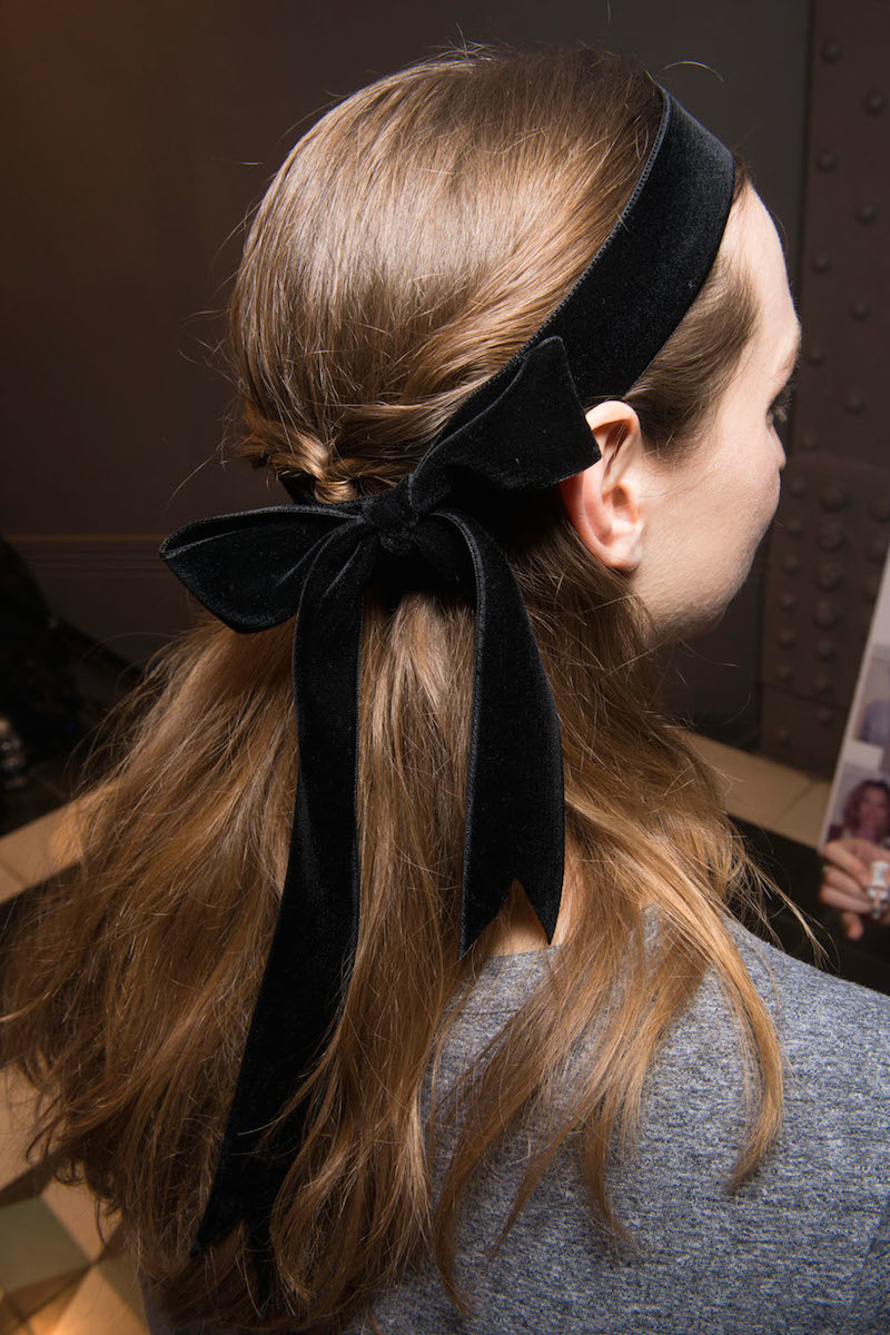 Download Can Older Women Wear Hairbows Decor To Adore