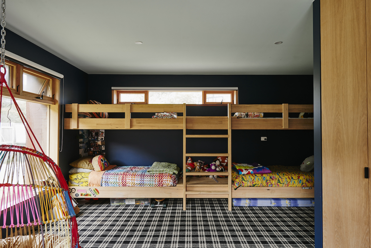 Dormitorio infantil con literas