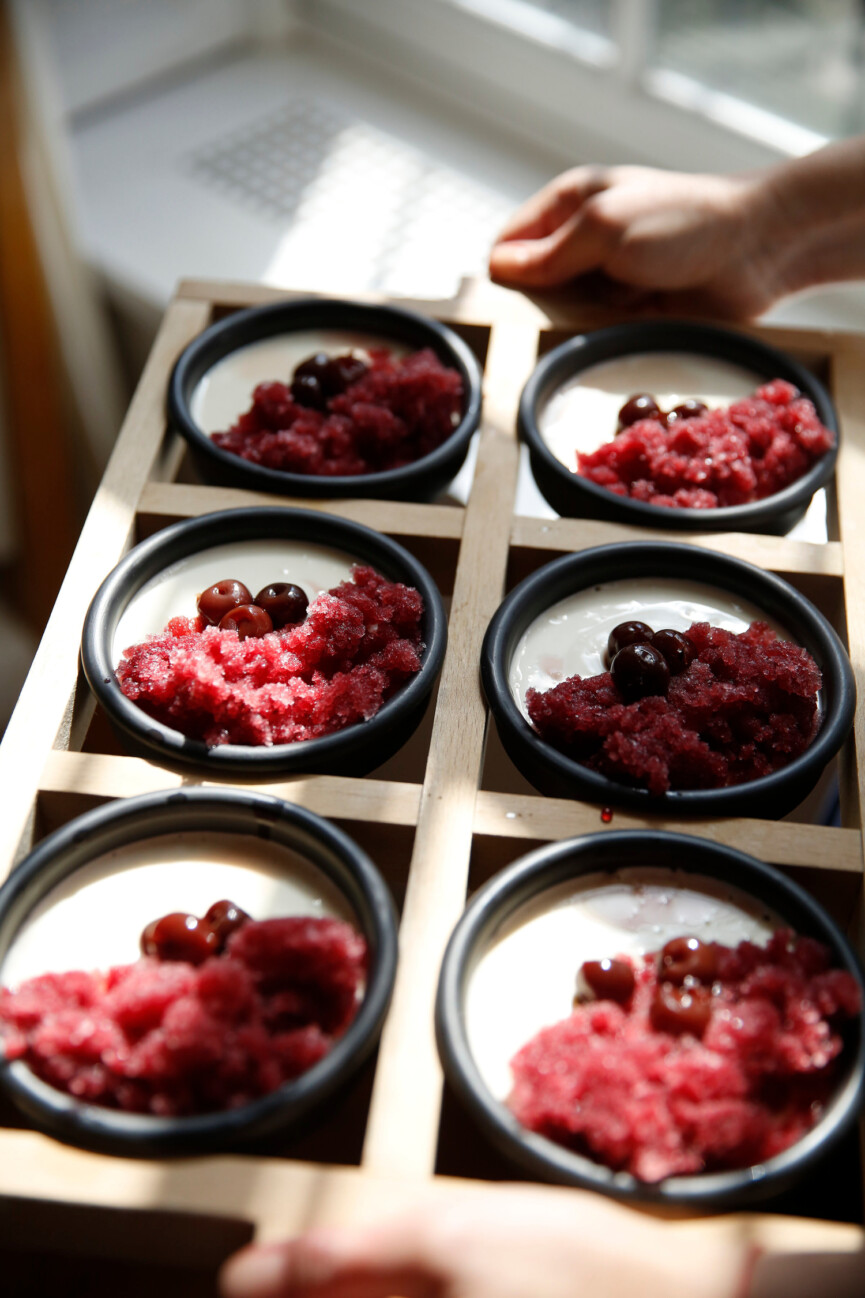 vanilla pomegrante panna cotta