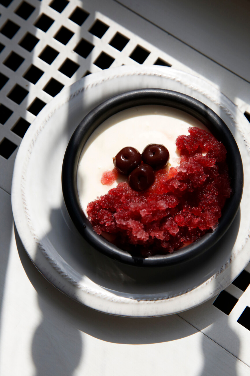 vanilla pomegrante panna cotta