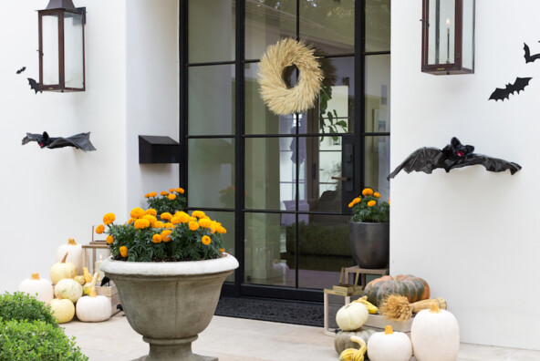 spooky and chic front porch halloween decorations_how to approach Halloween candy with kids