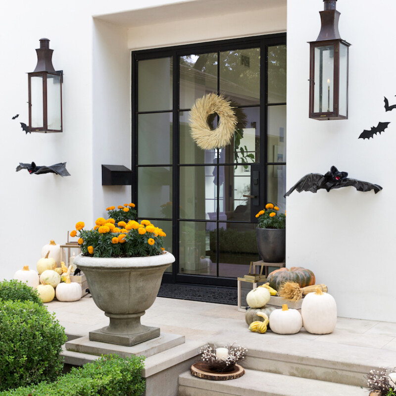 spooky and chic front porch halloween decorations_how to approach Halloween candy with kids