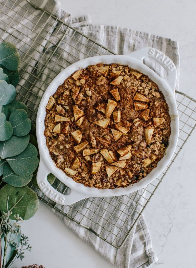 Apple Pie Baked Oatmeal recipe - my favorite make-ahead breakfast!