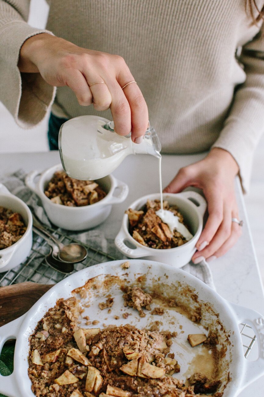 apple pie baked oatmeal