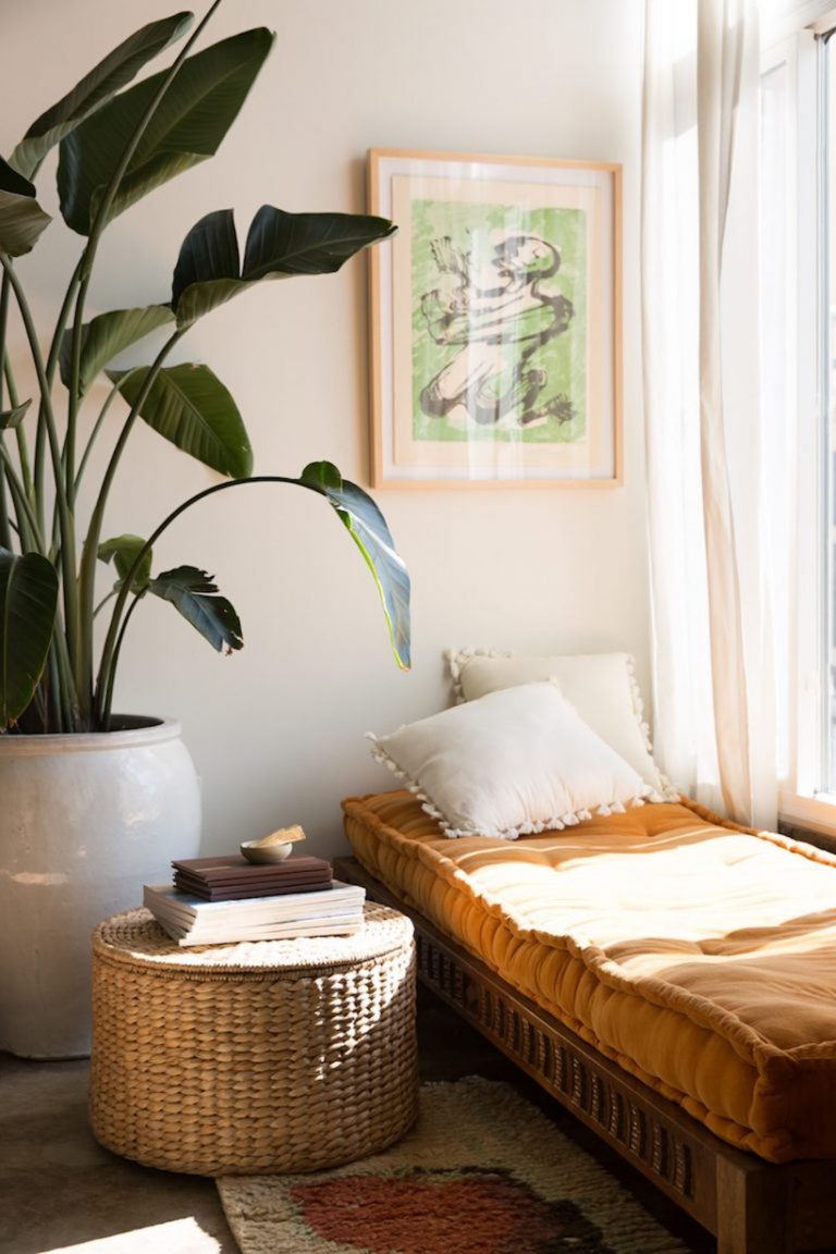 sunroom, day bed, natural light