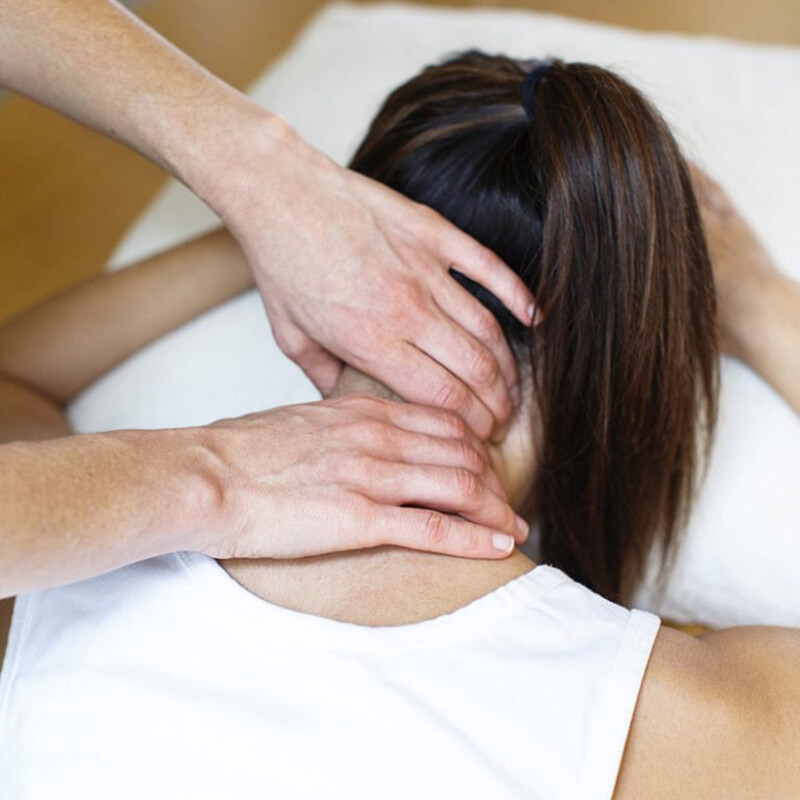 A Complete Guide On How to Give An Amazing Back Massage