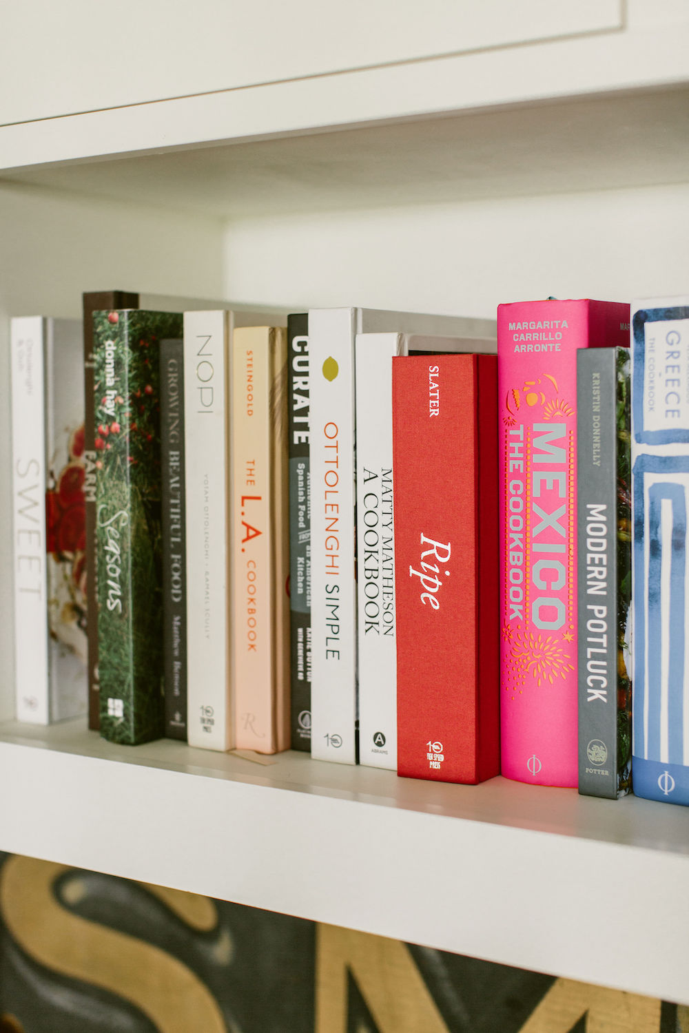 Tiffani Thiessen's cookbook collection