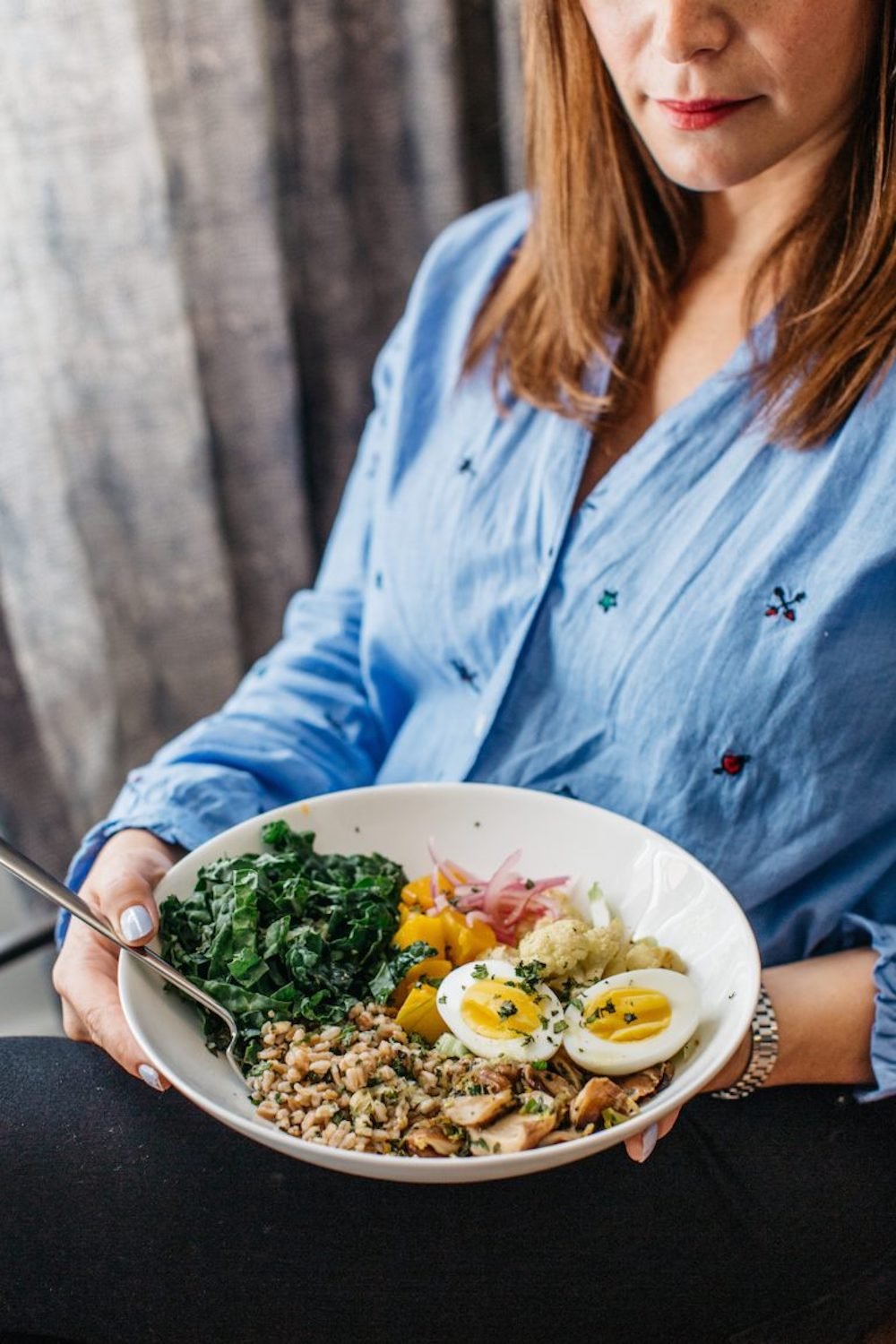 roasted farro bowl with cauliflower and kale, healthy dinner recipe