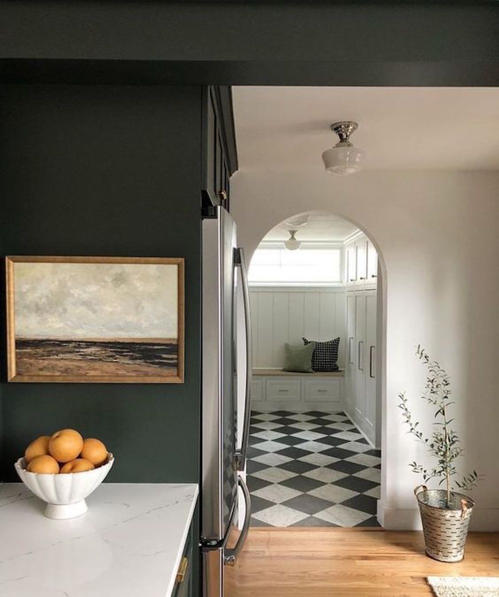 black and white checkered floors so fun for a mudroom