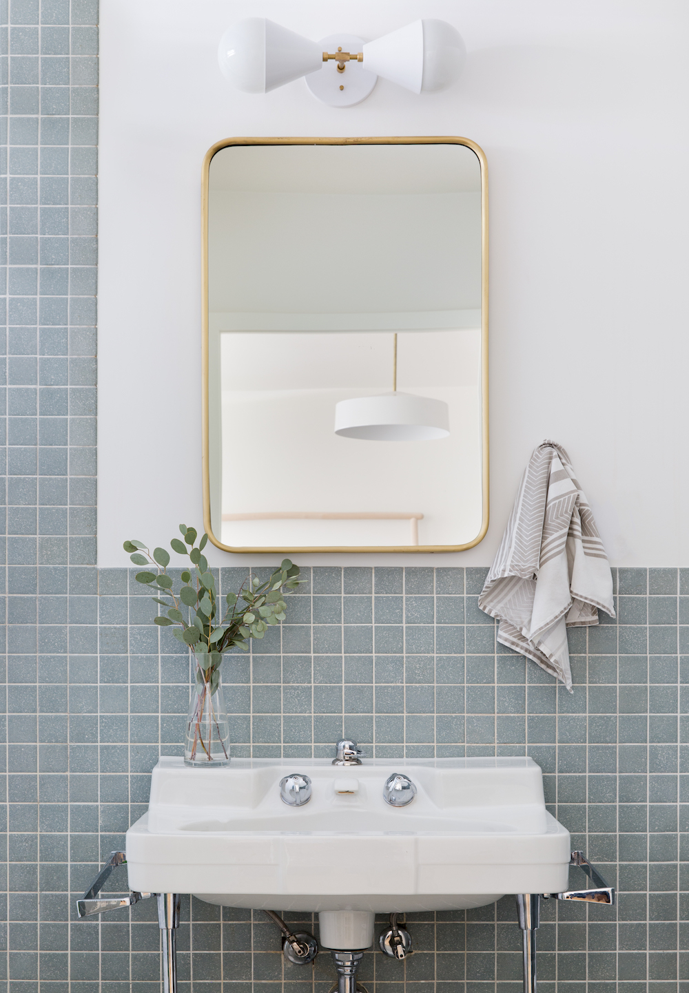 sweet and simple powder room