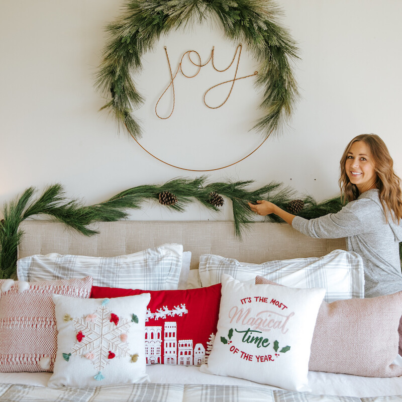 The Best Christmas Pillows & Throw Blankets to Cozy up with this Holiday  Season - Making it in the Mountains