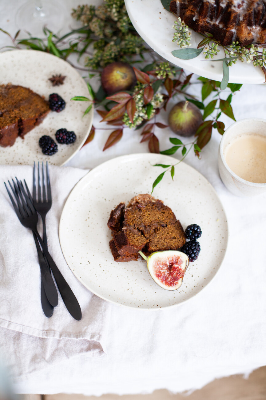 gingerbread bundt cake sliced