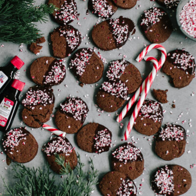 peppermint hot chocolate shortbread cookies