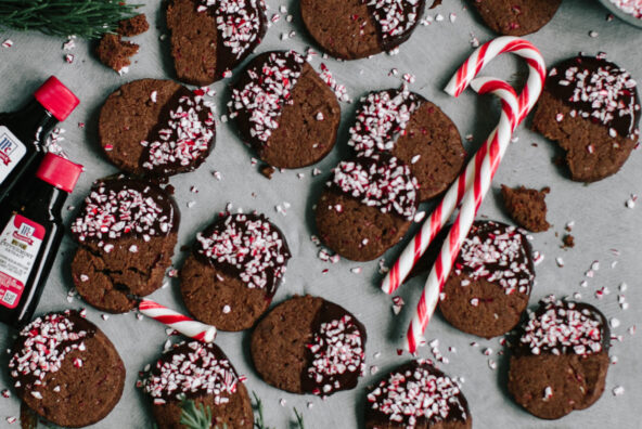 peppermint hot chocolate shortbread cookies