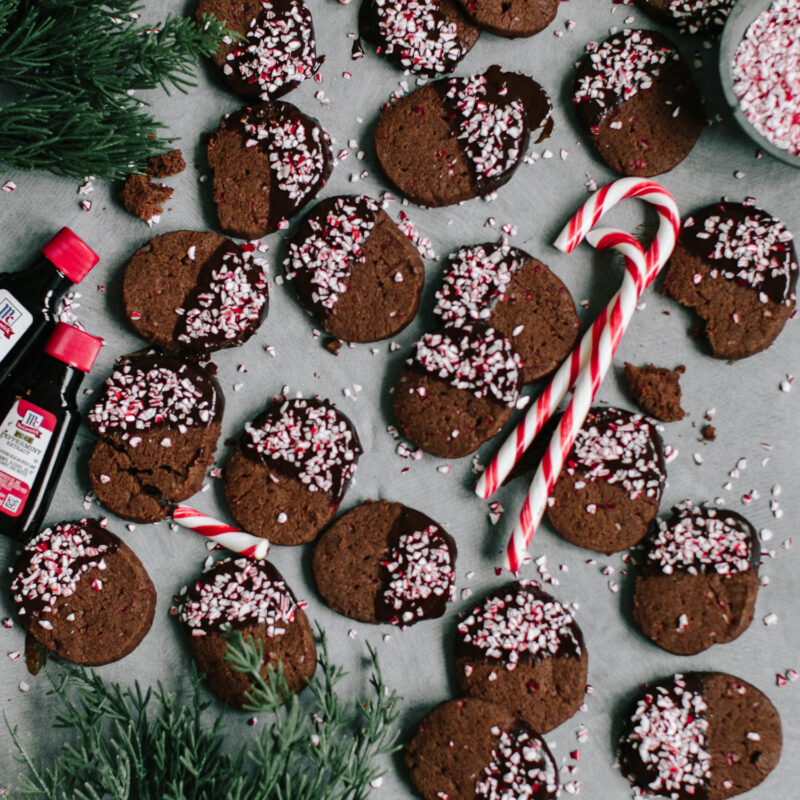 peppermint hot chocolate shortbread cookies