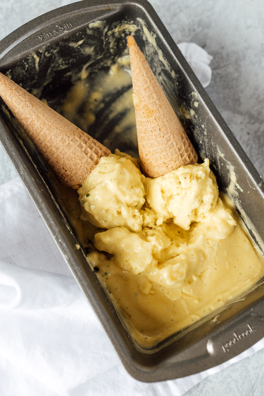 refreshing-simple-creamy-vegan-no-churn-mango-basil-ice-cream-1-16