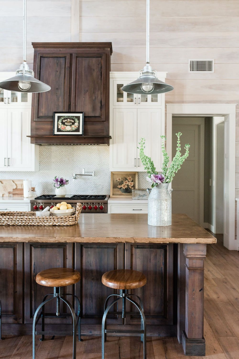 vintage modern style texas hill country austin style home interior design antique thrifting tips and ideas leah ashley interior designer home tour