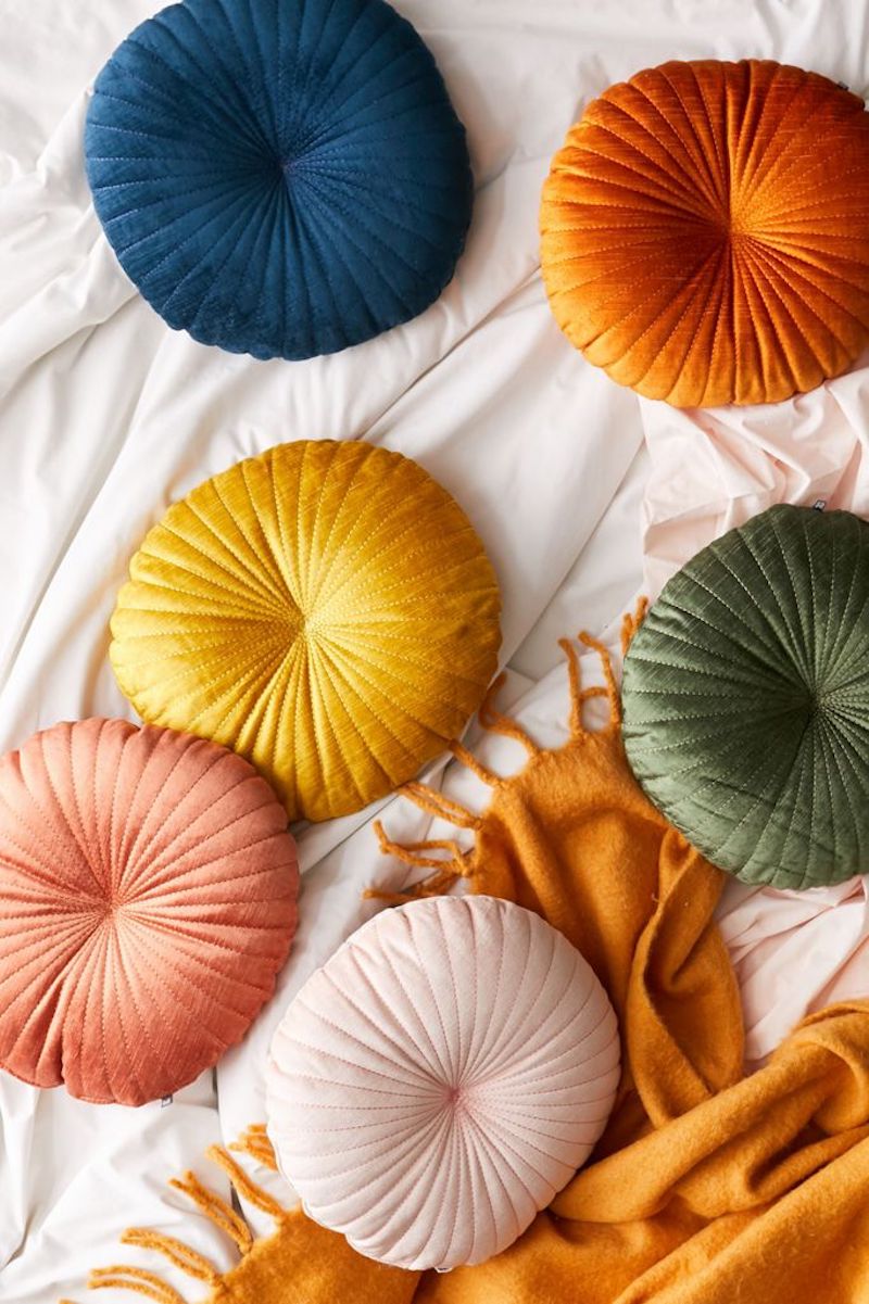 best colorful home accessories decor pillow bedding summer vase ceramics quilt rug art napkin textiles