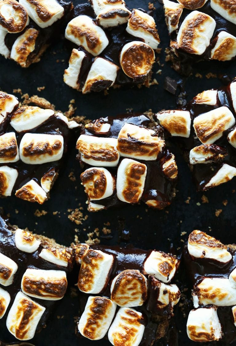 AMAZING-Vegan-GF-SMORES-BARS-Crunchy-almond-oat-crust-chocolate-ganache-vegan-marshmallows-vegan-glutenfree-smores-recipe