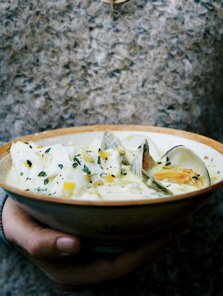 Clam and cod soup of good appetite